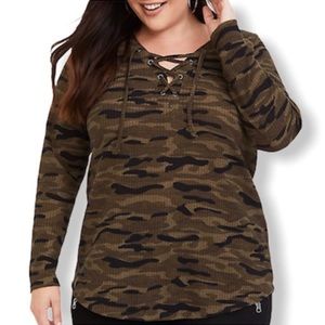 TORRID🫒Ribbed Camo top